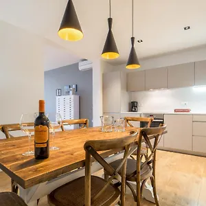 Rent Rambla Catalunya Apartment